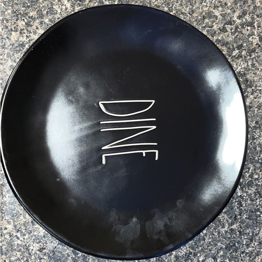 Rae Dunn plate set
